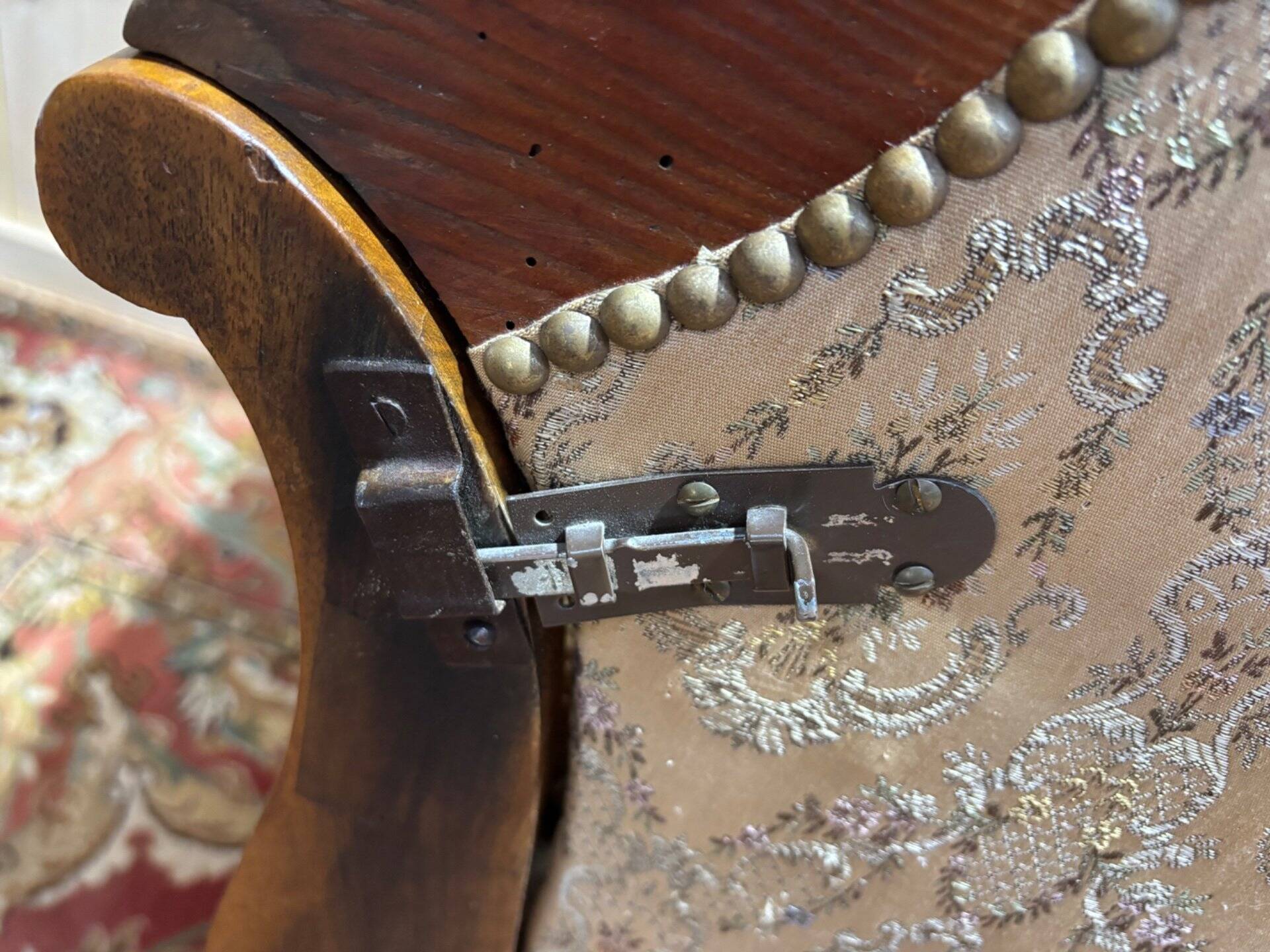 Banquette à crosses de style Louis Philippe