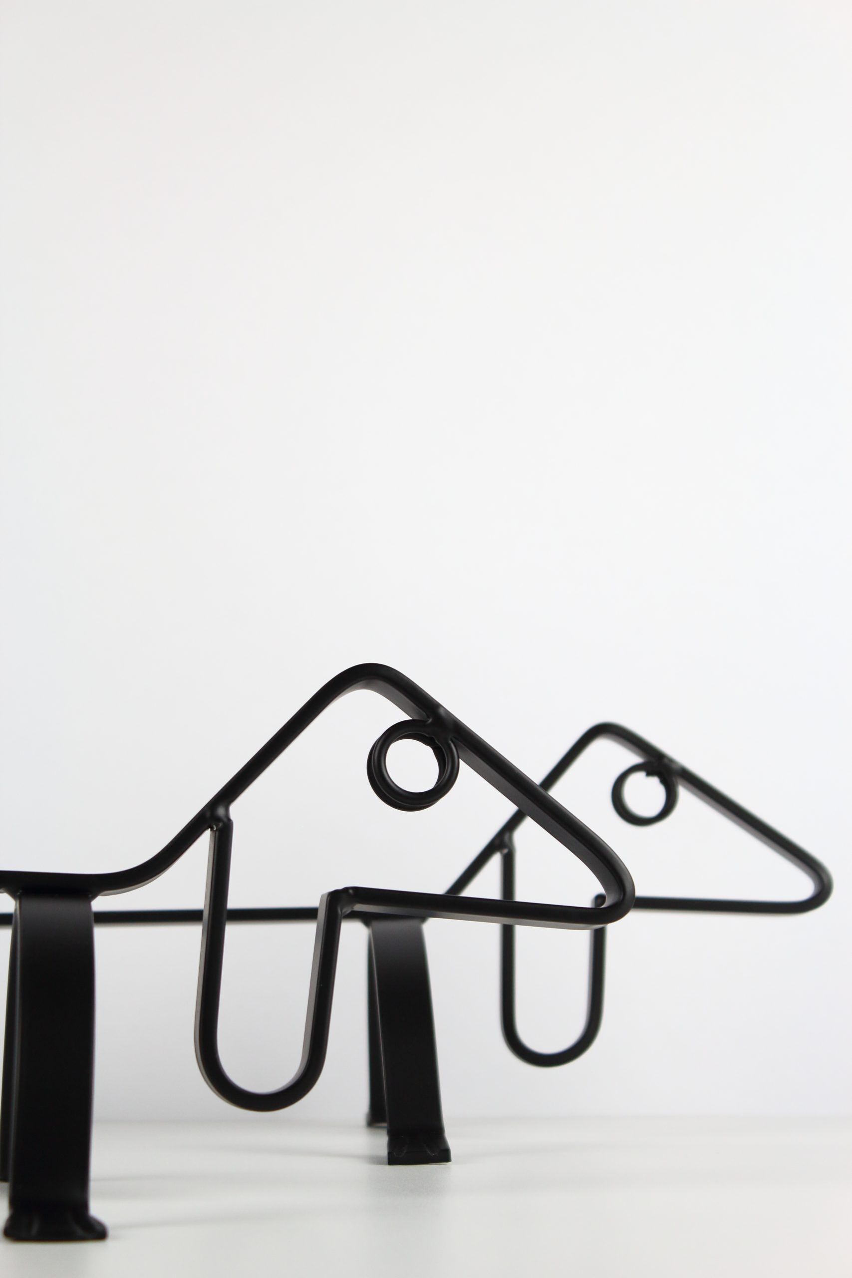 Travail scandinave, paire de chenets chiens
