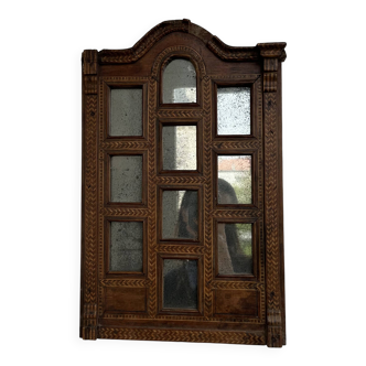 Miroir antique en bois patiné et marqueterie de paille