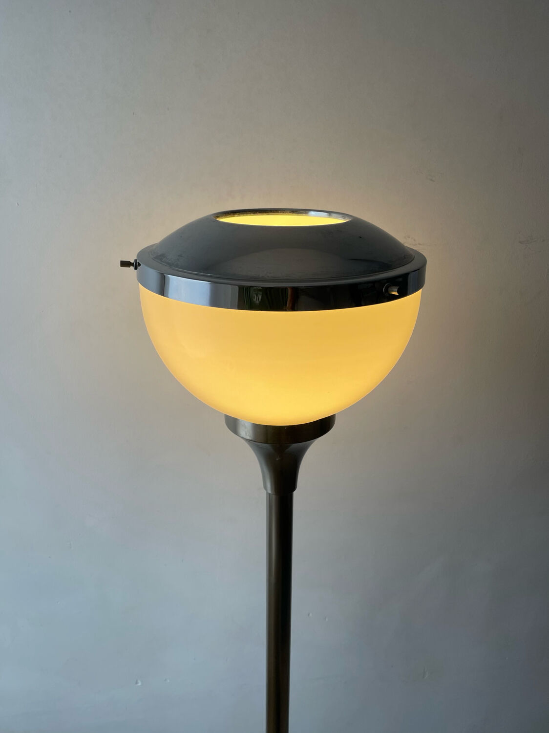 Valenti & C. , Milano 1960’s Vintage Mid Century Modern Italian Floor Lamp