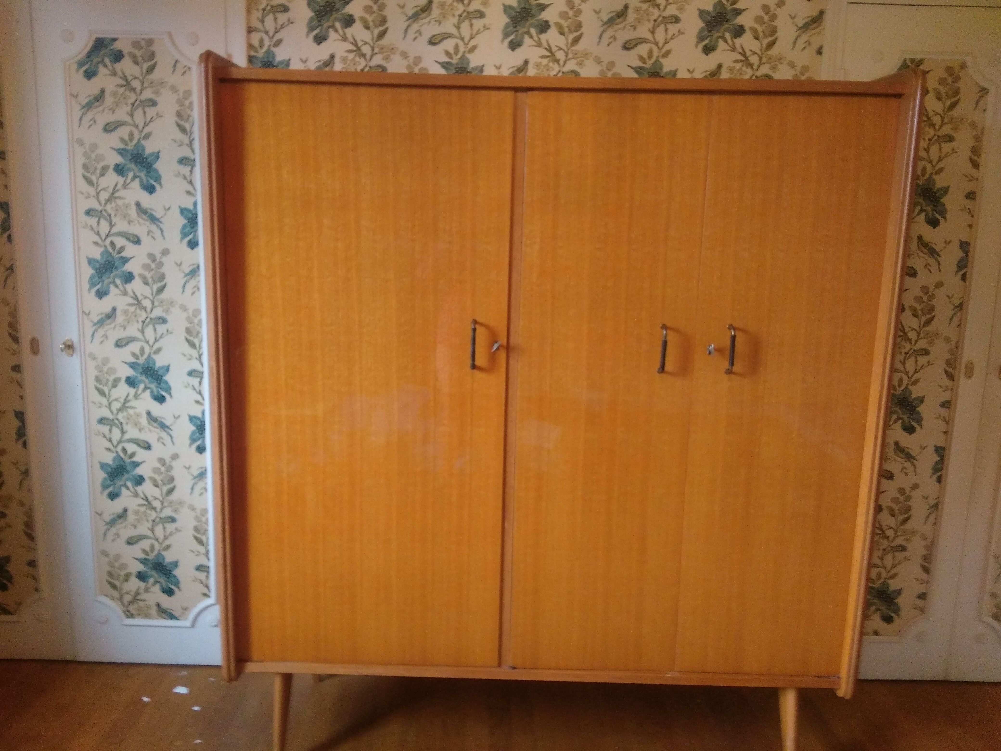 Cabinet old feet compass