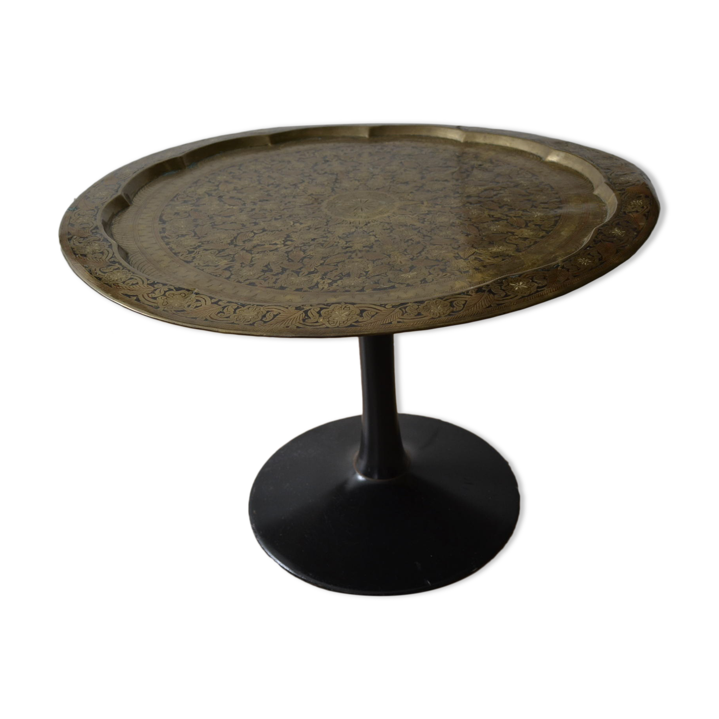 Coffee table foot tulip and Moroccan tray