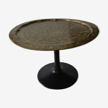 Table basse pied tulipe et plateau marocain