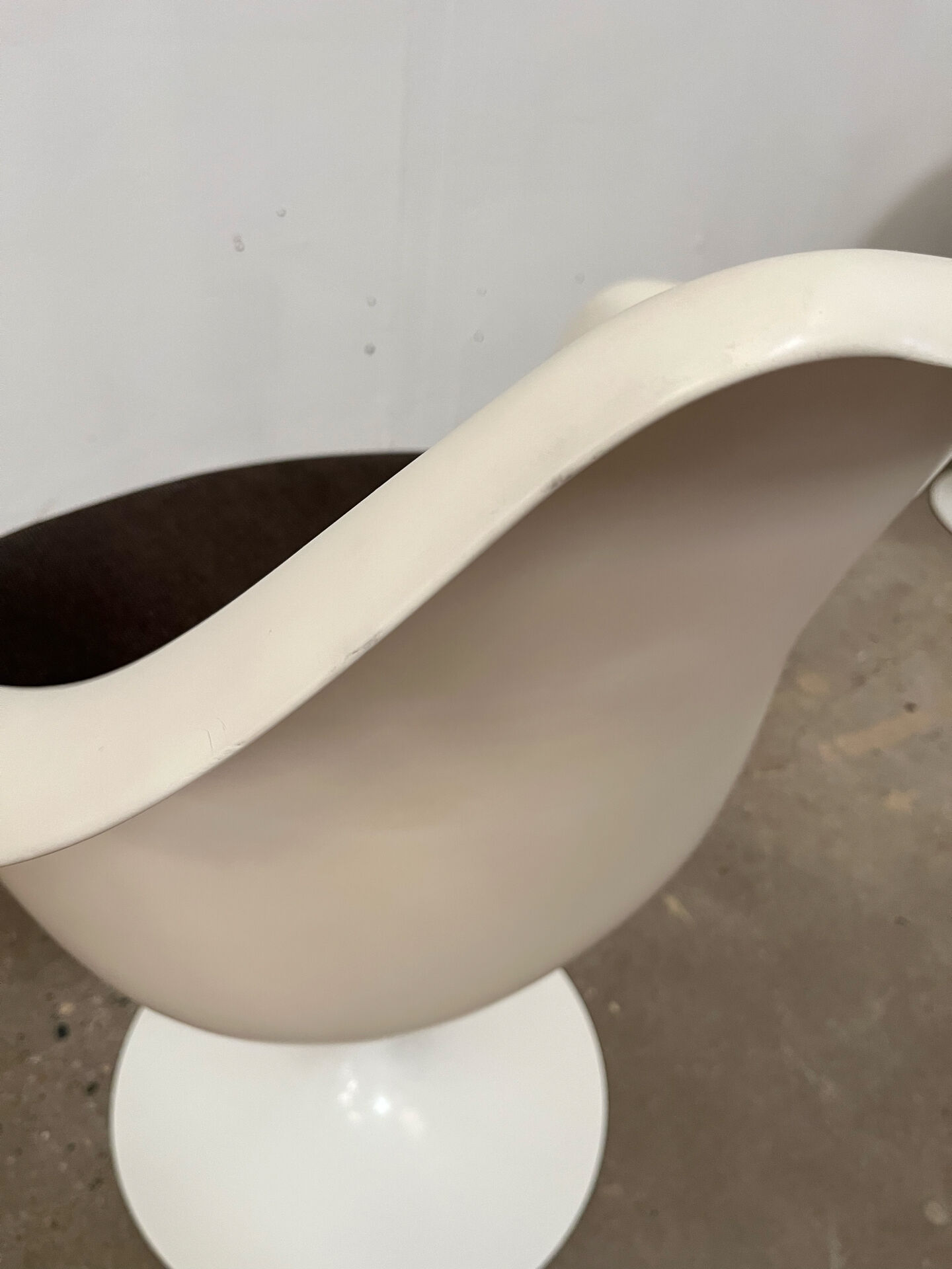 4 Tulip chairs by Eero Saarinen for Knoll