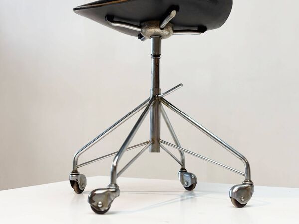 Chaise de bureau Early 3217 par Arne Jacobsen