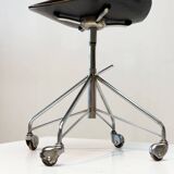 Early 3217 office chair by Arne Jacobsen