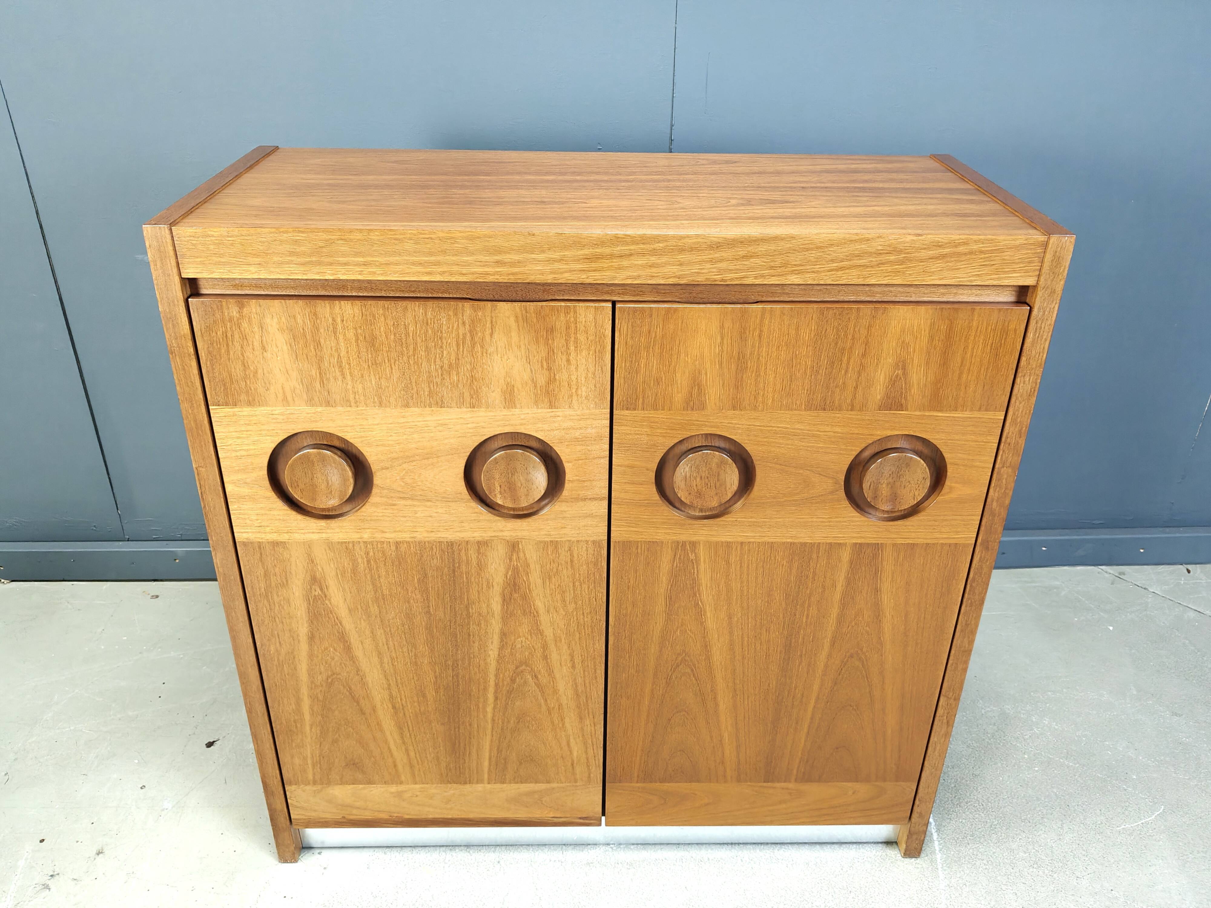 Meuble bar brutaliste vintage des années 1970