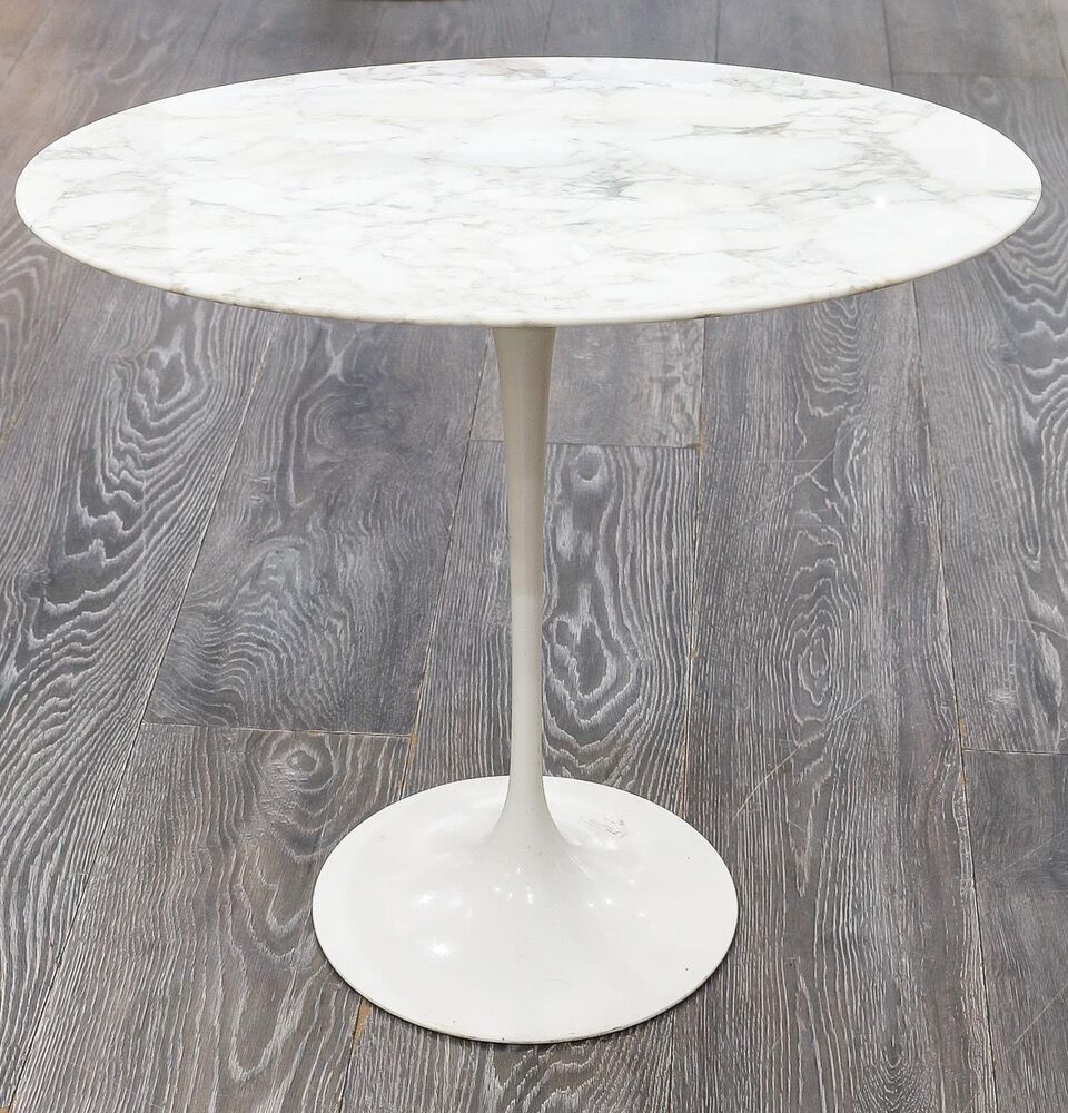 Round pedestal table in aluminium marble and white Rilsan Eero Saarinen (1910-1961), Edition Knoll