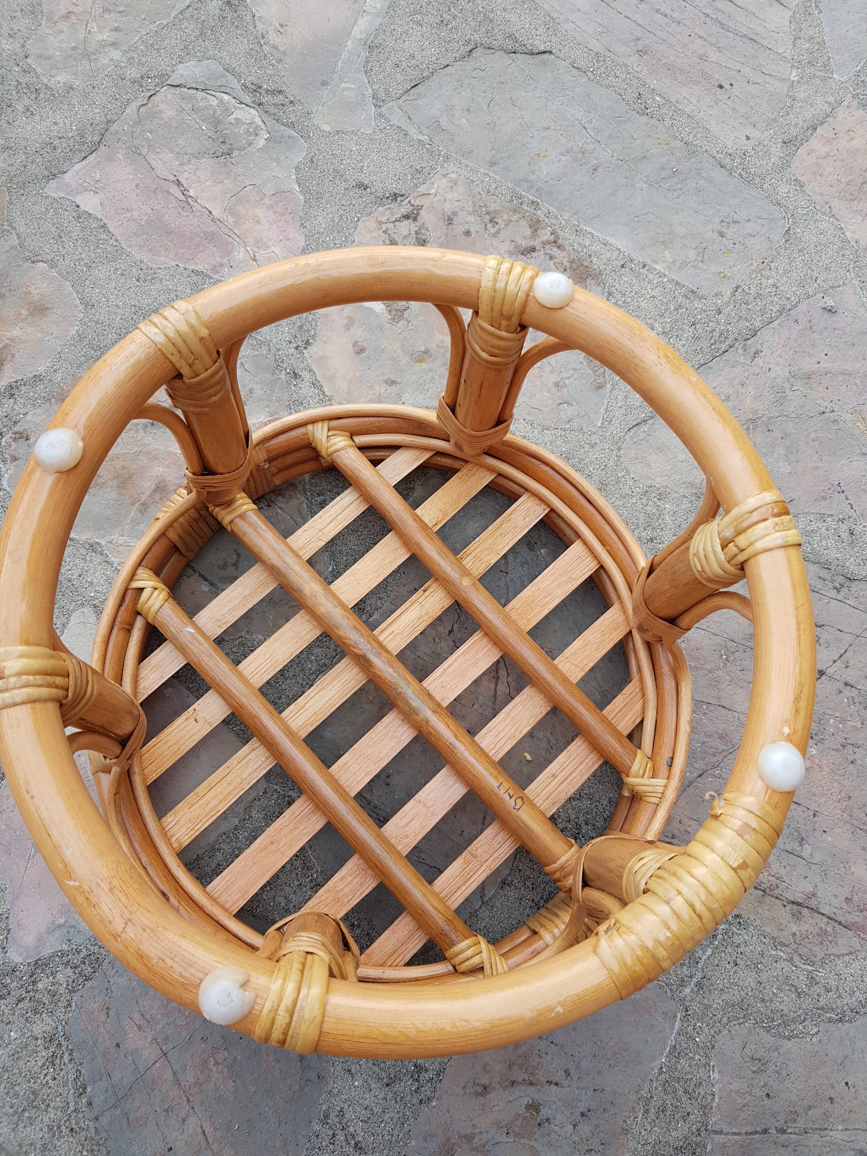 Rattan pouf burlap
