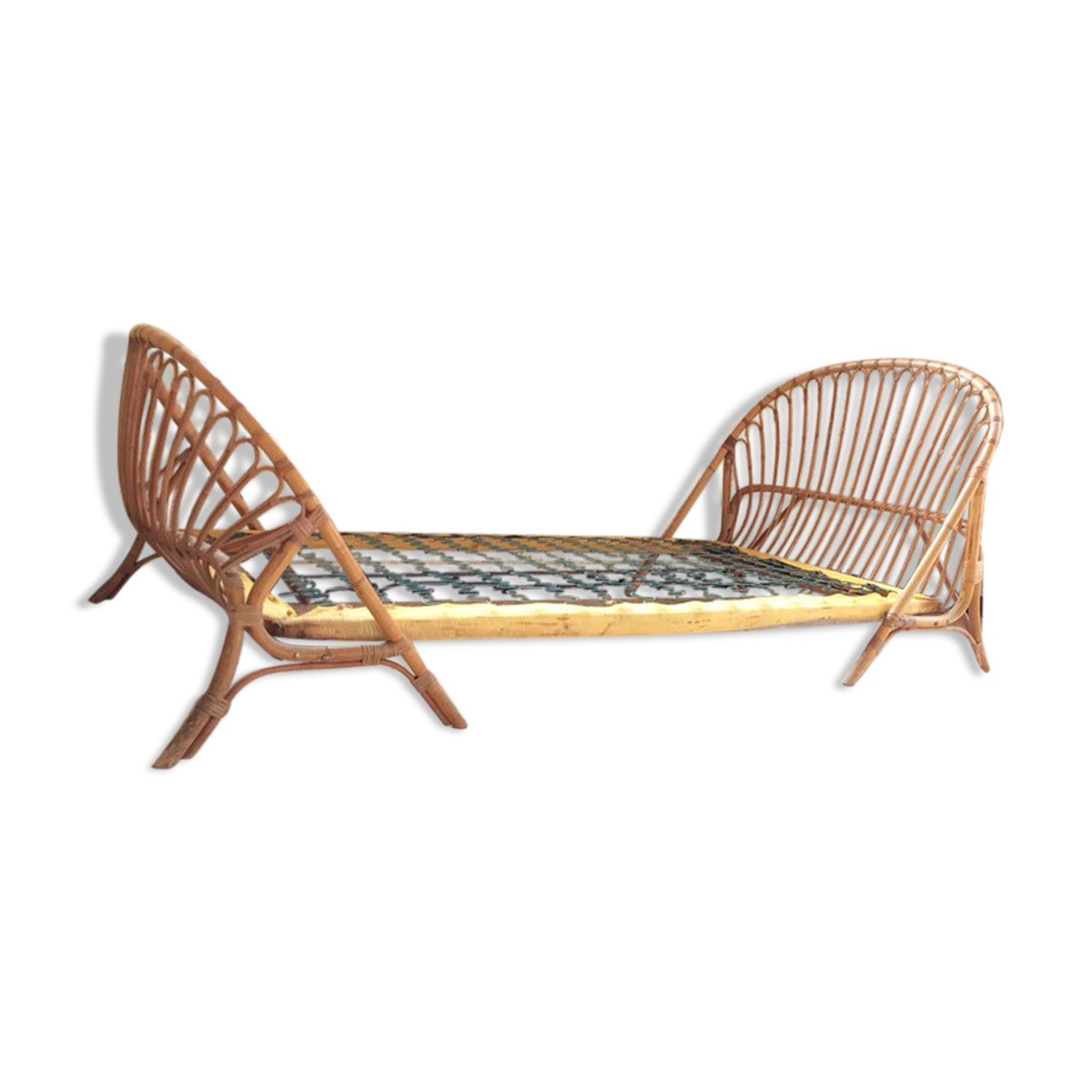 Vintage rattan basket bed