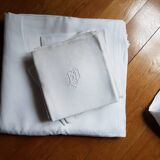 Nappe and its 10 gd monogram towels