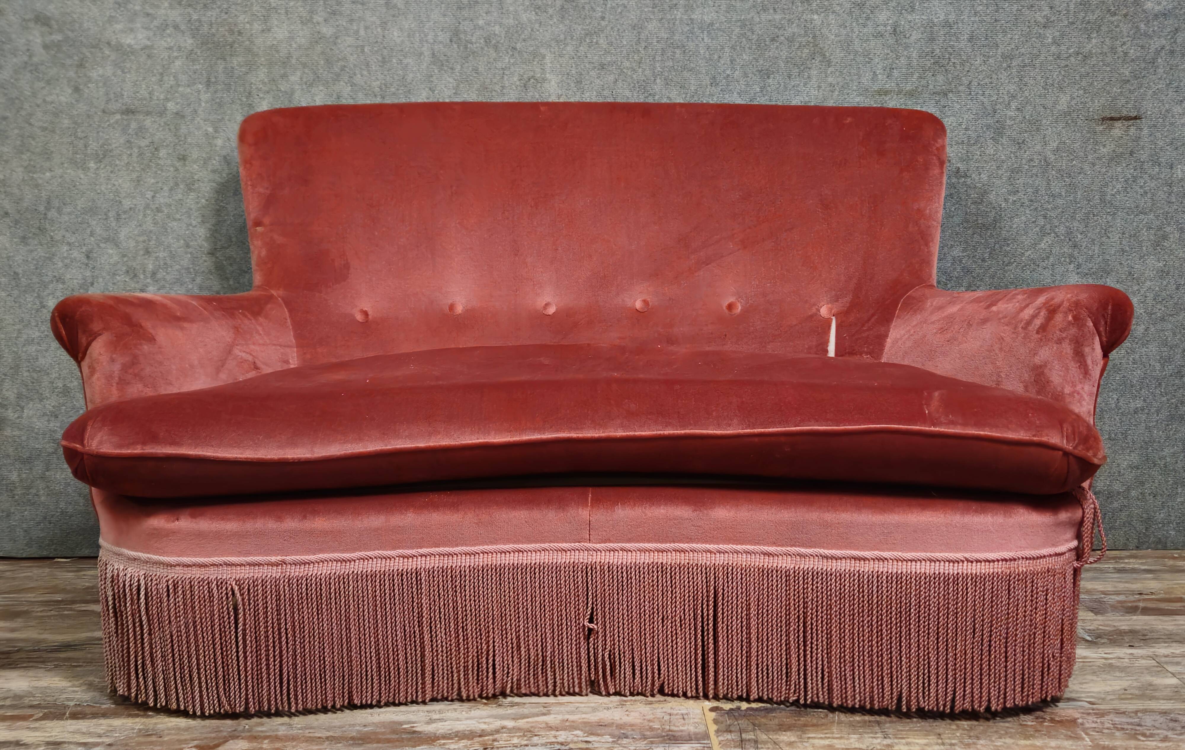 Half-moon shaped toad stool bench, Napoleon III period, in pink velvet.