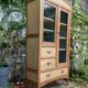 Armoire parisienne d’hôtel vitrée bois brut 1930