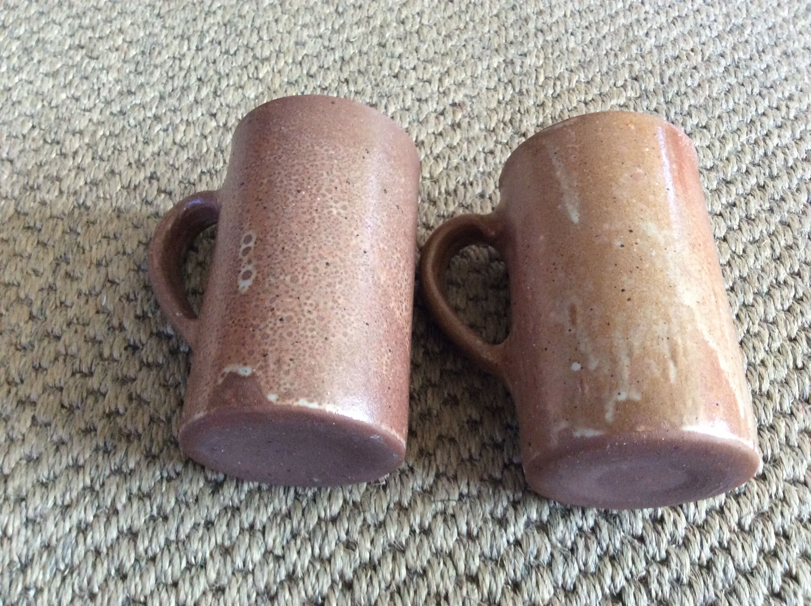 Set of 2 sandstone mugs
