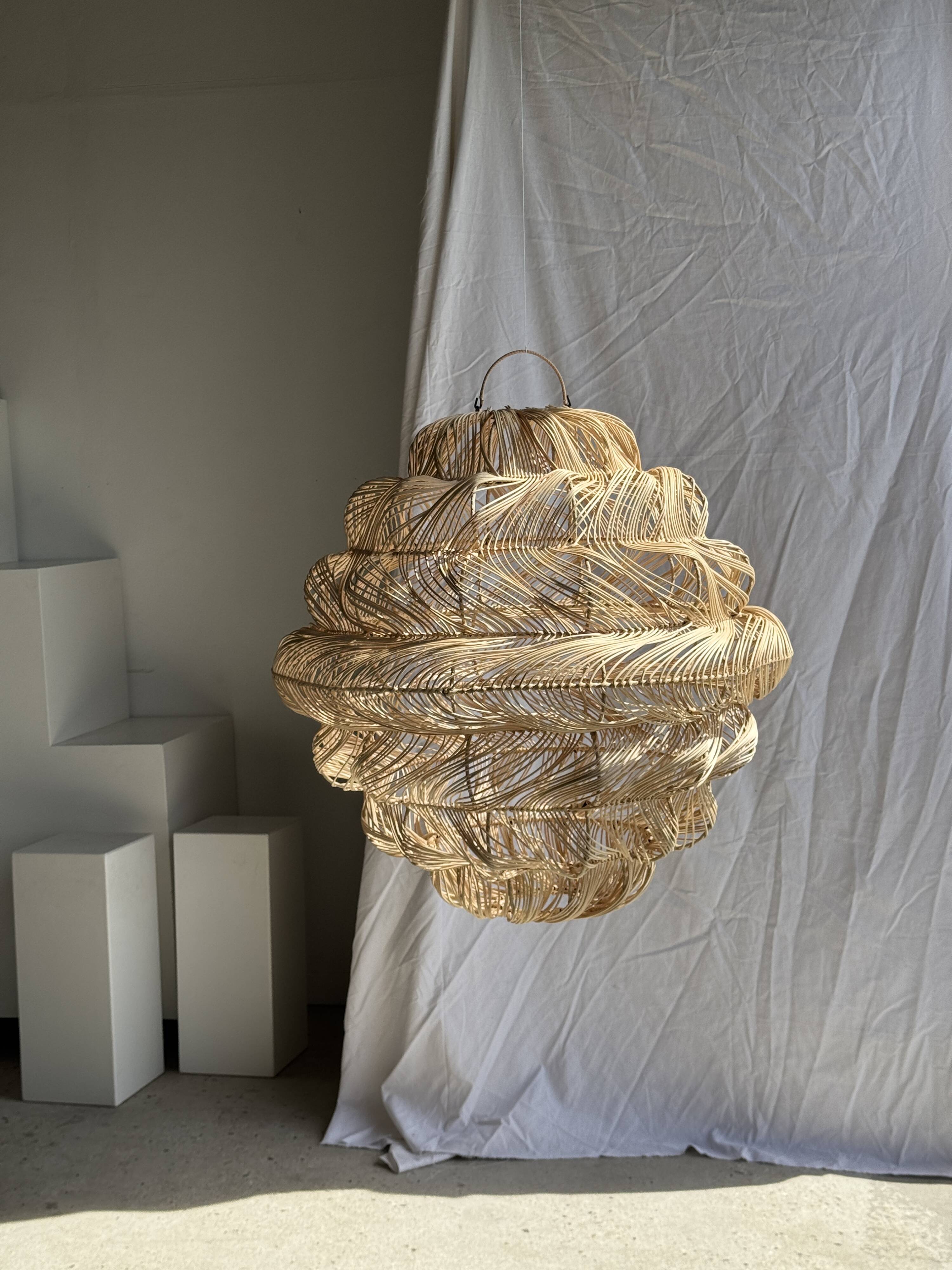 Suspension or rattan lampshade in an elongated spherical shape, layered H80 D