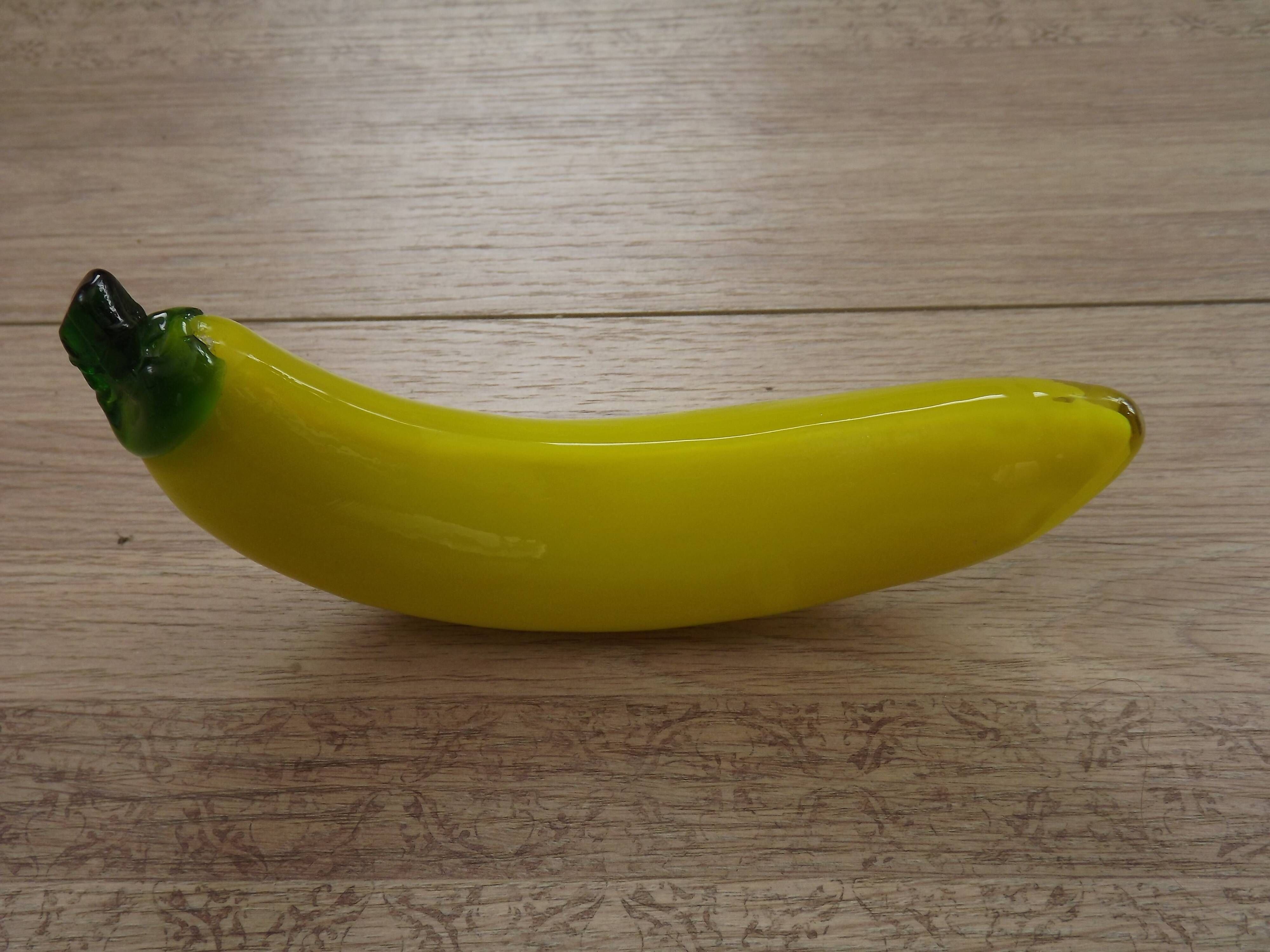 Vintage Murano Glass Fruit In The Shape Of A Yellow Banana 4990