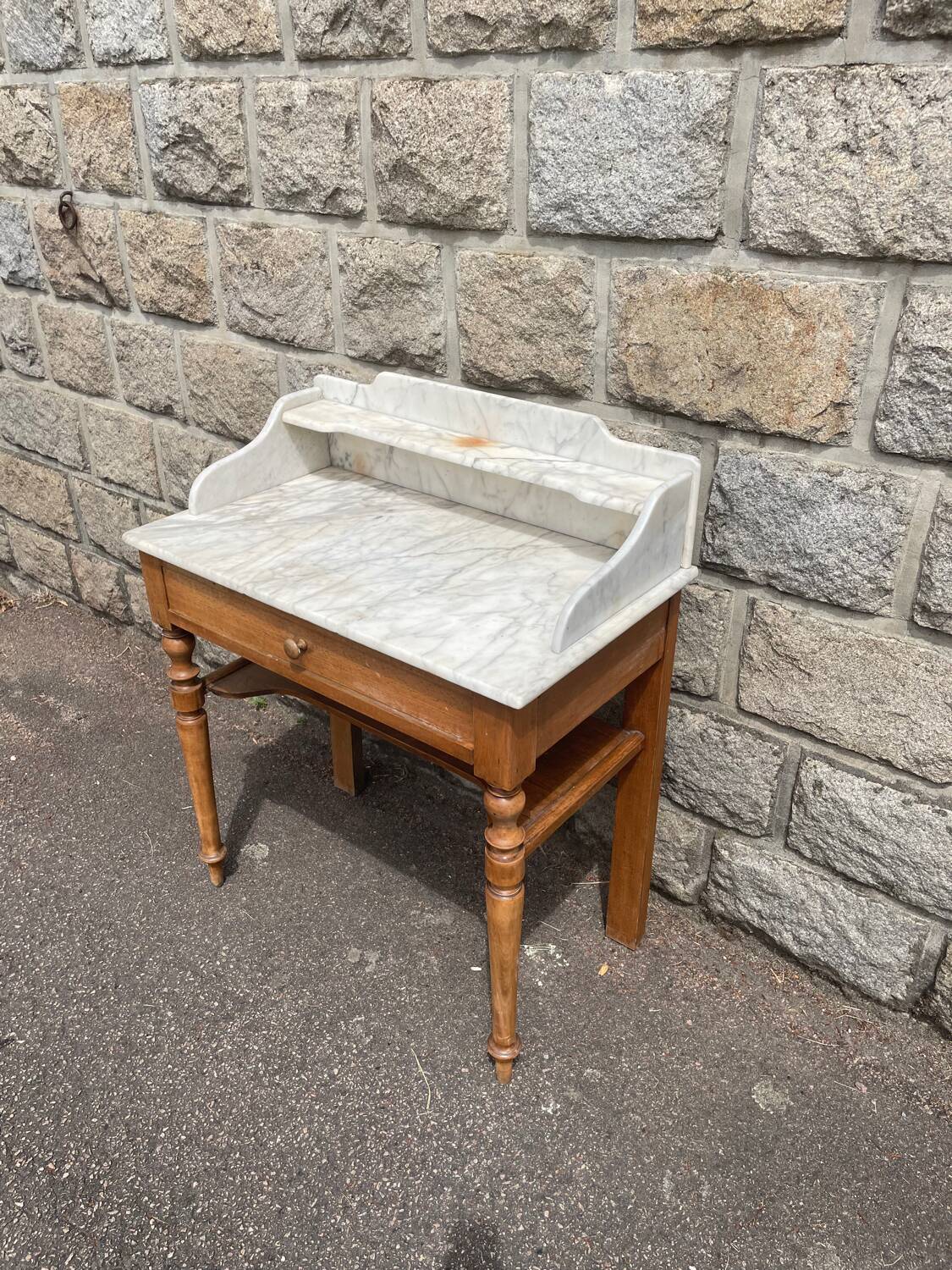 marble dressing table