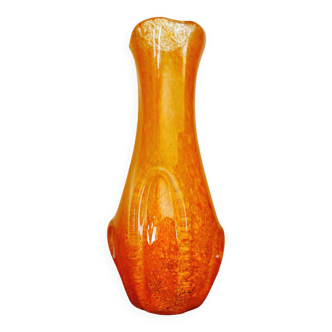 Vase en verre moucheté