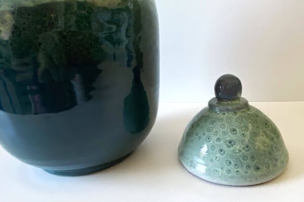 Vase Pot Urne Céramique Émaillée Terre Cuite Rouge Signée ''DP