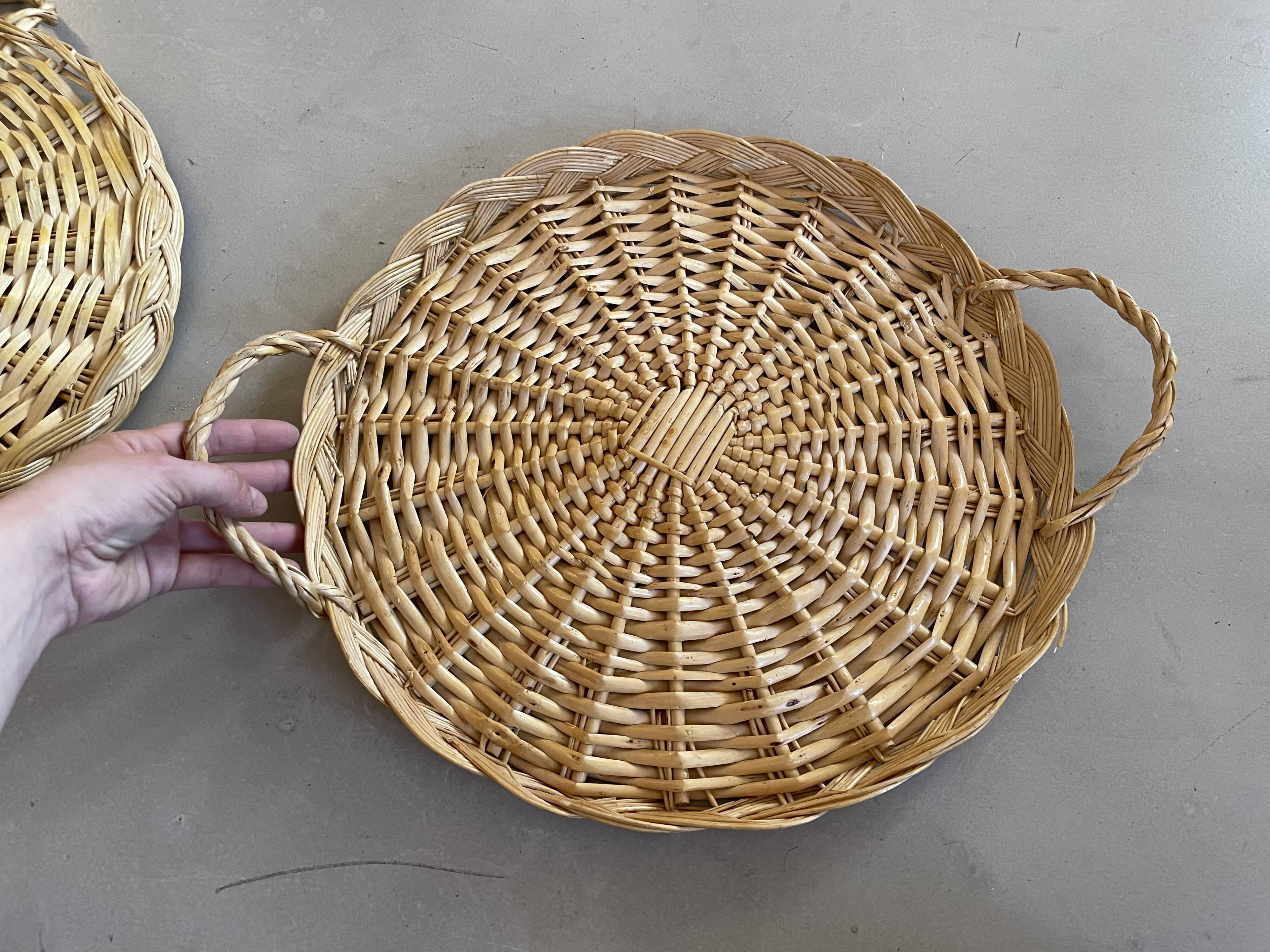 Set of 2 wicker trays
