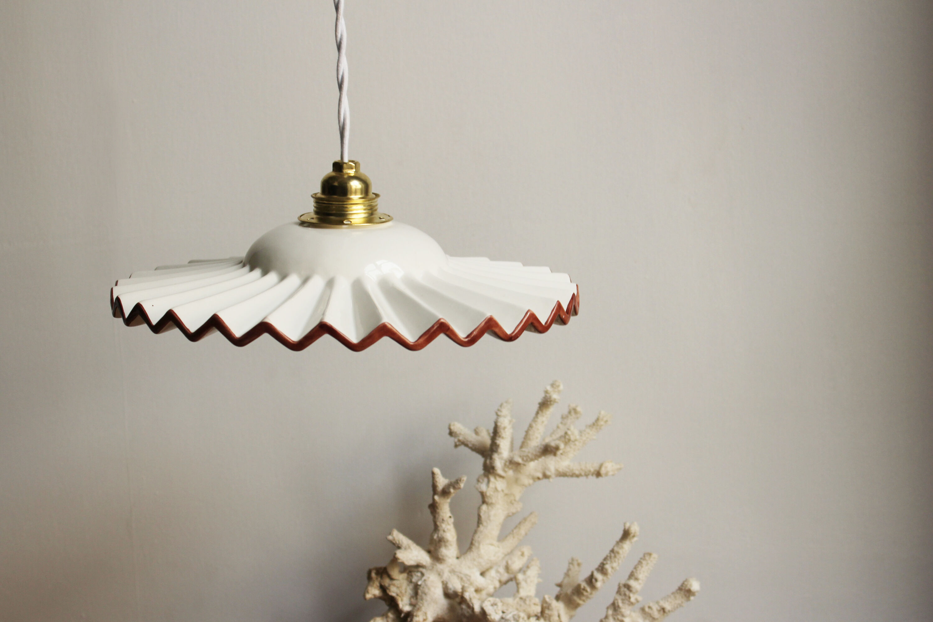 Ceiling lamp, light show shape in vintage ceramic