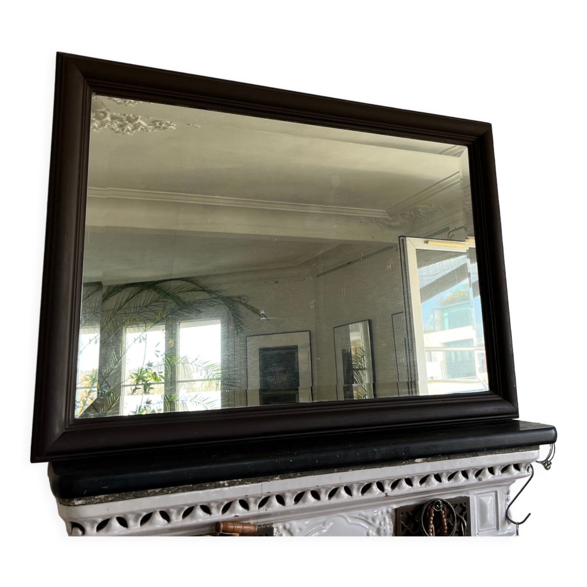 Beveled vintage mirror in painted wood 95x68cm