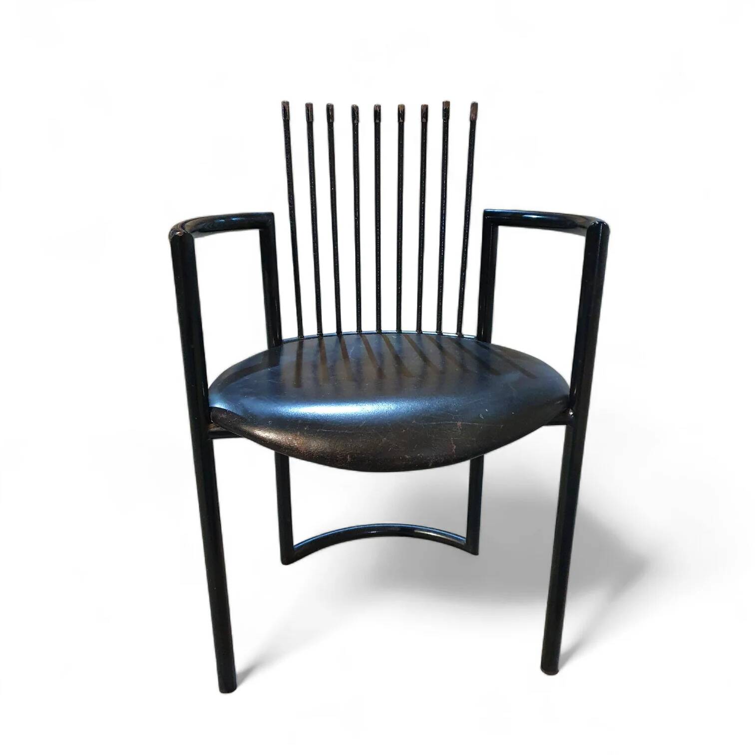 Fauteuil avant-gardiste en cuir et ressorts, Italie années 1980