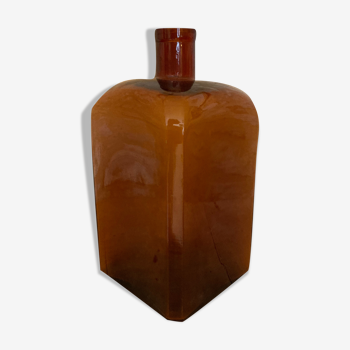 Amber pharmacy bottle