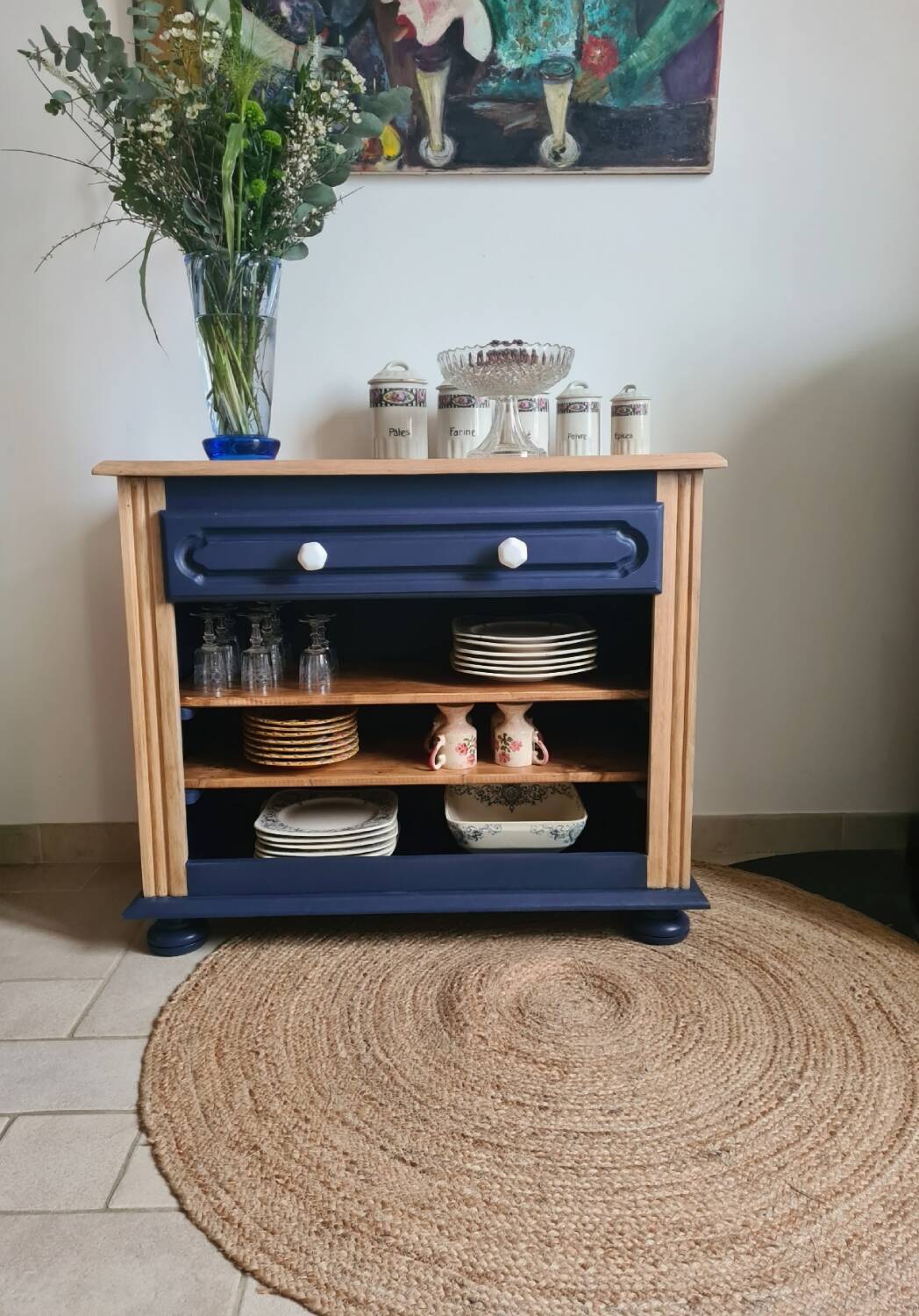 Buffet ouvert bleu de Sèvres et bois