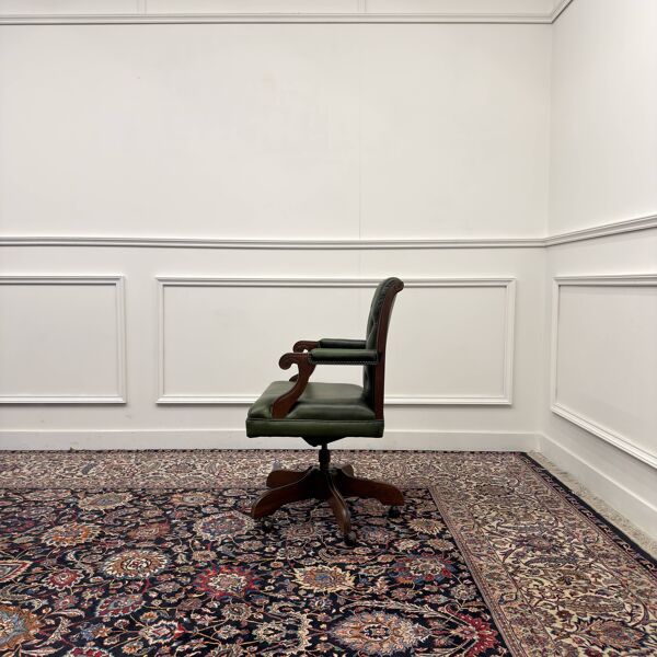 Chaise de bureau Chesterfield verte en anglais