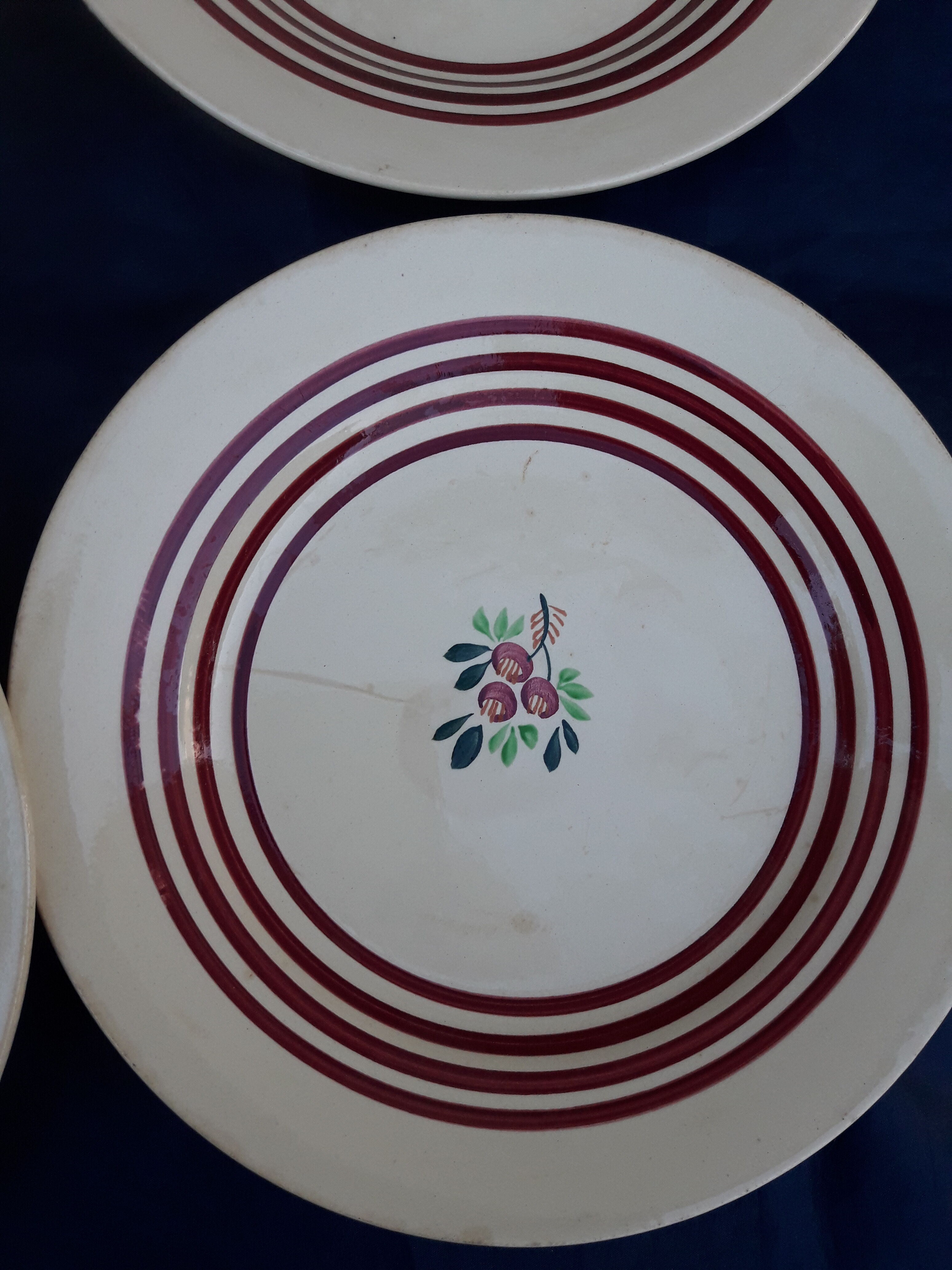 4 hollow plates in Gien earthenware red edain and flower diam 22.5 cm
