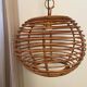 Suspension en rotin vintage