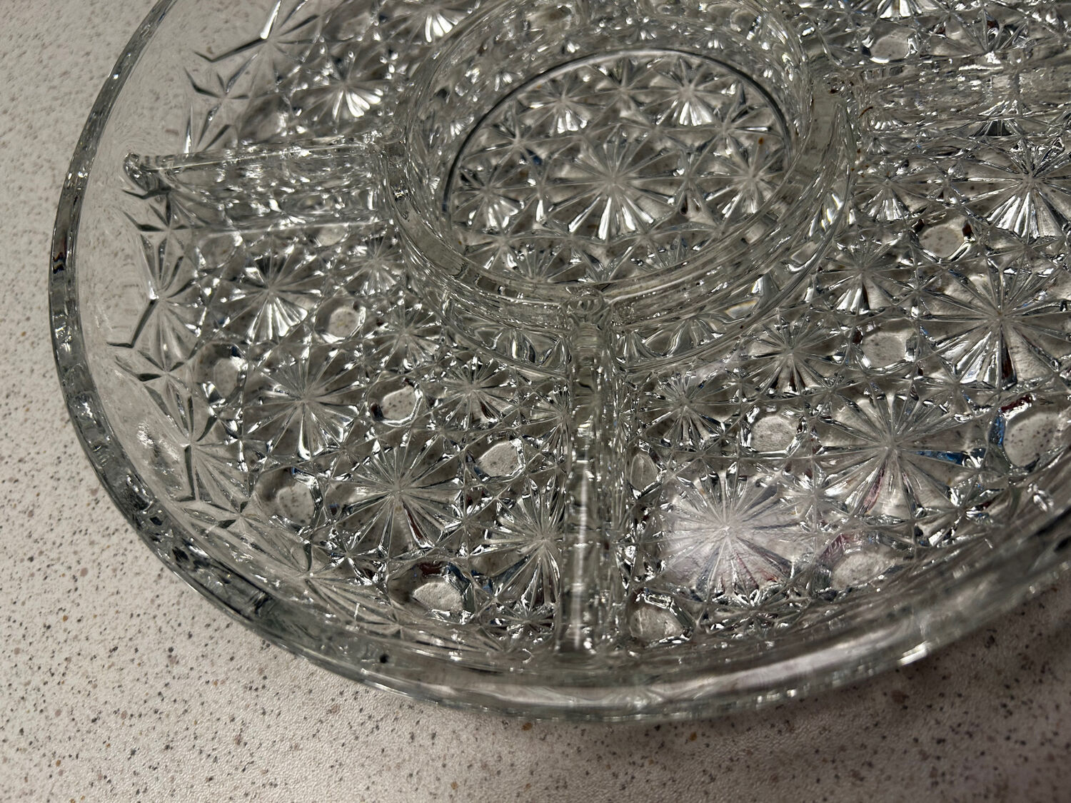 Large crystal aperitif presentation dish