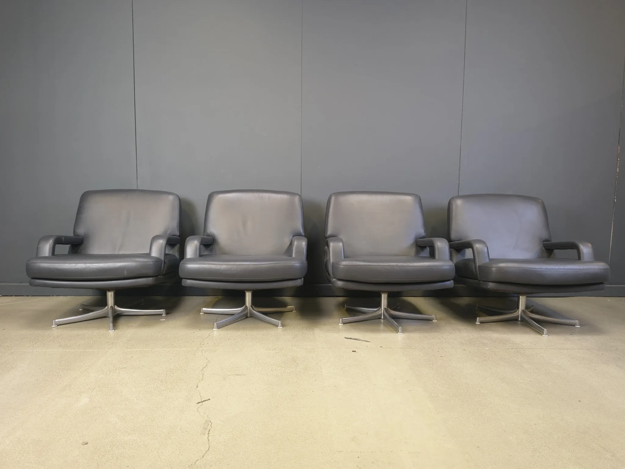 Set of 4 swivel chairs by Bernd Munzebrock for Walter Knoll, 1970s