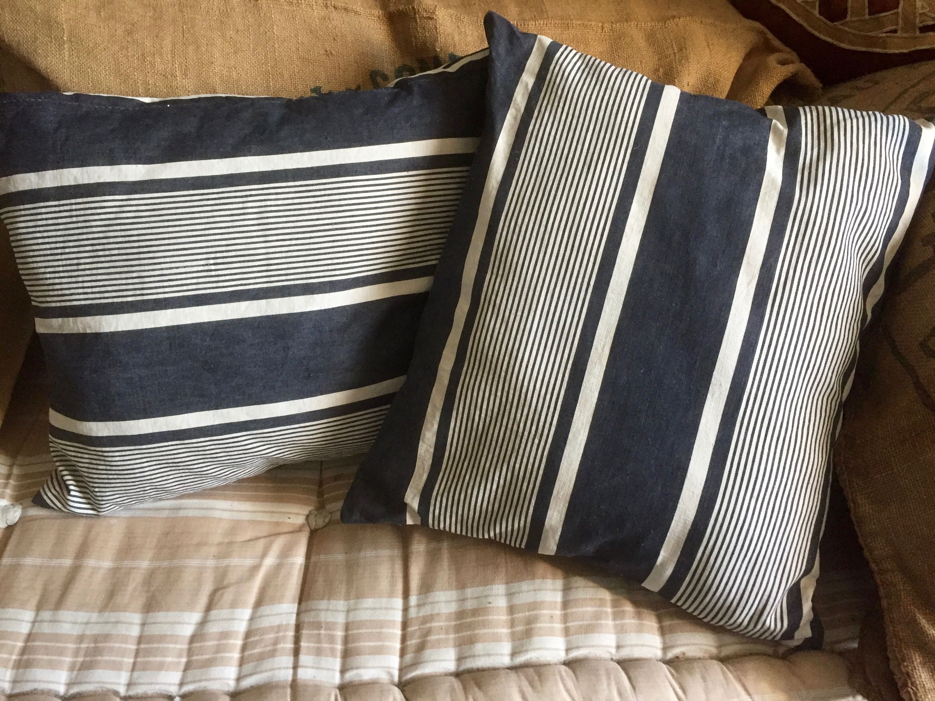Coussin en toile à matelas ancienne