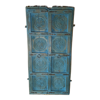 Porte bleue ancienne en bois