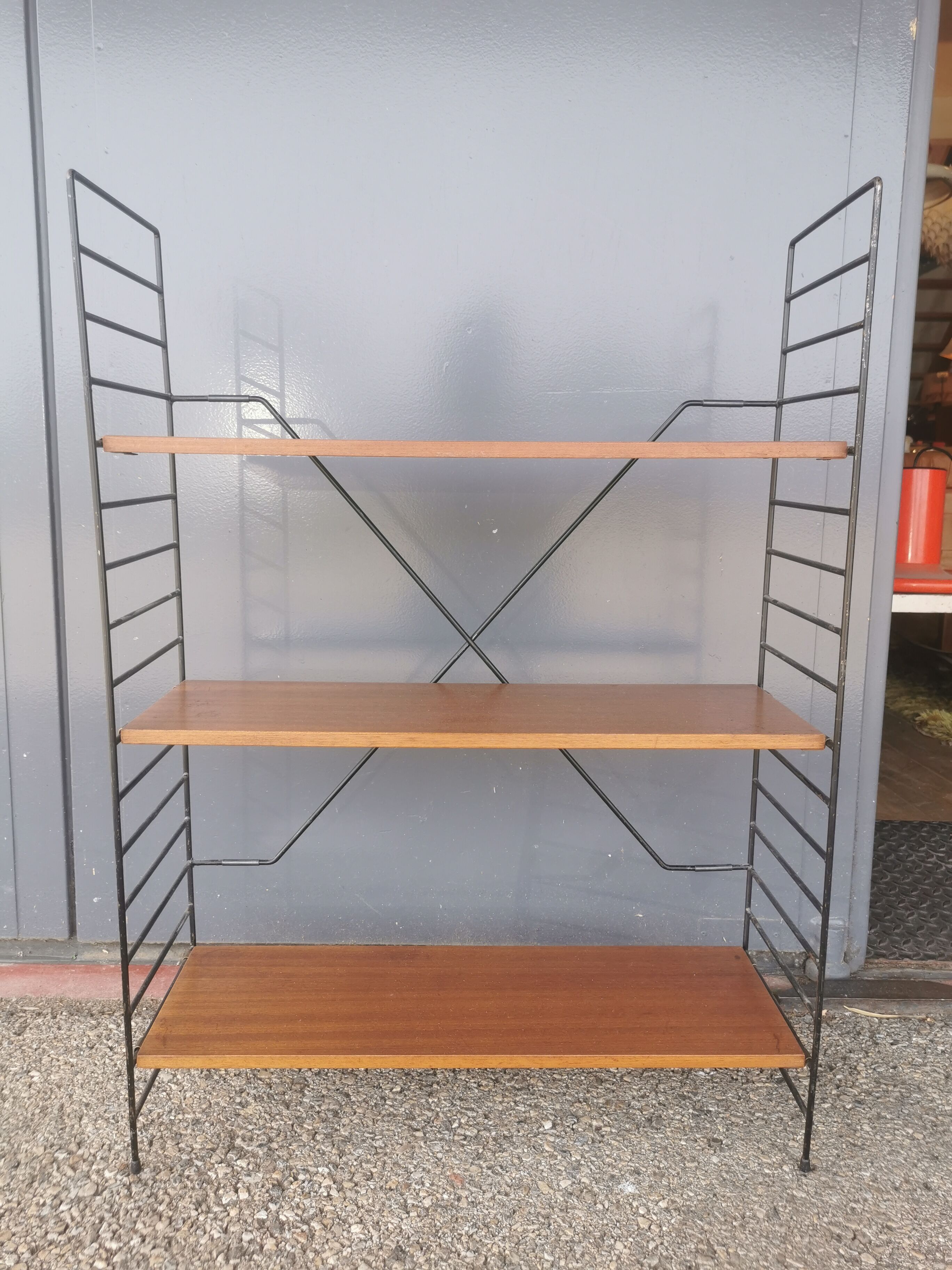 Etagère String sur pieds