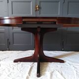 Baumann extended round table