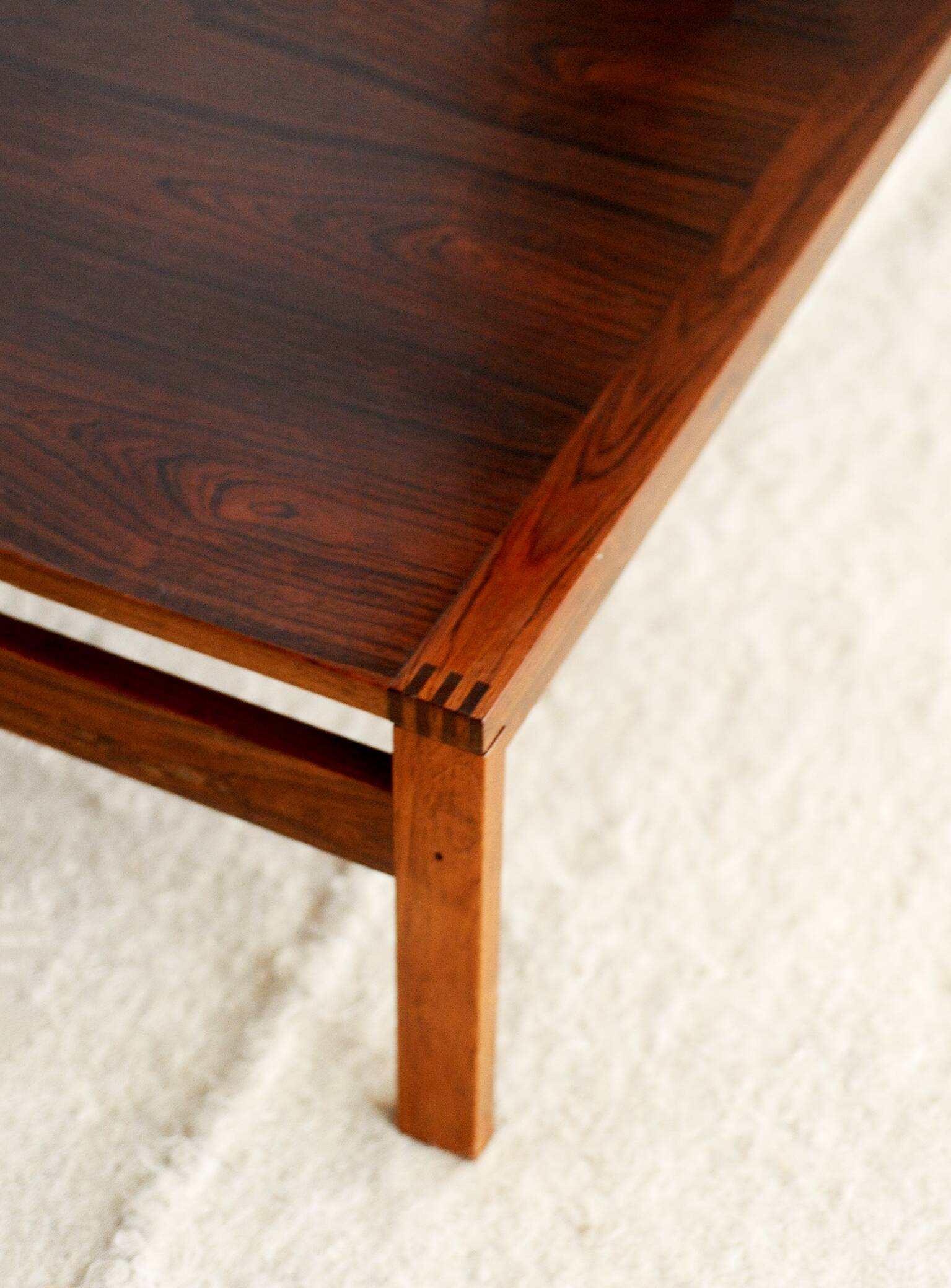 Rosewood coffee table 196°