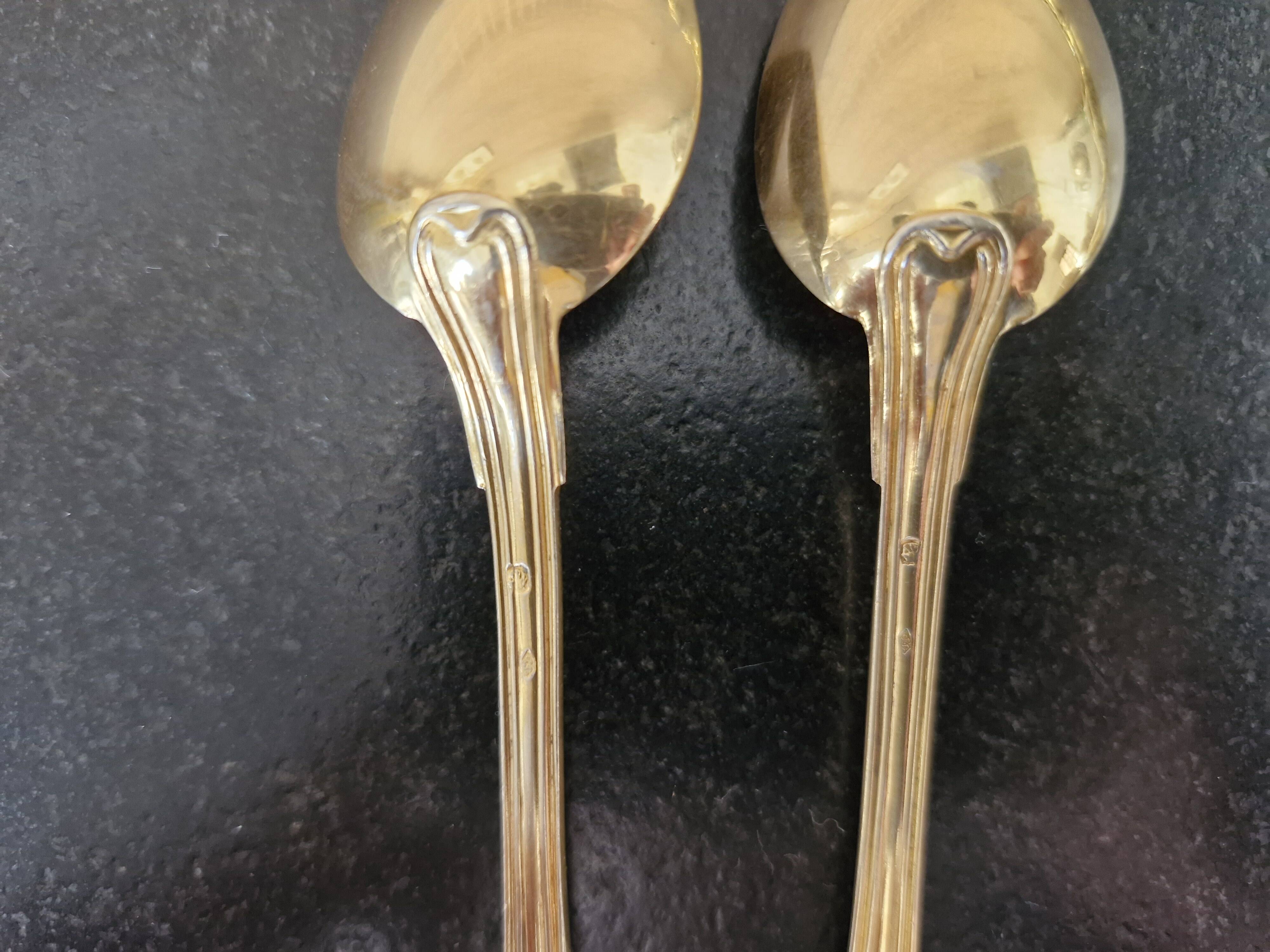 6 cuillères à café en métal doré