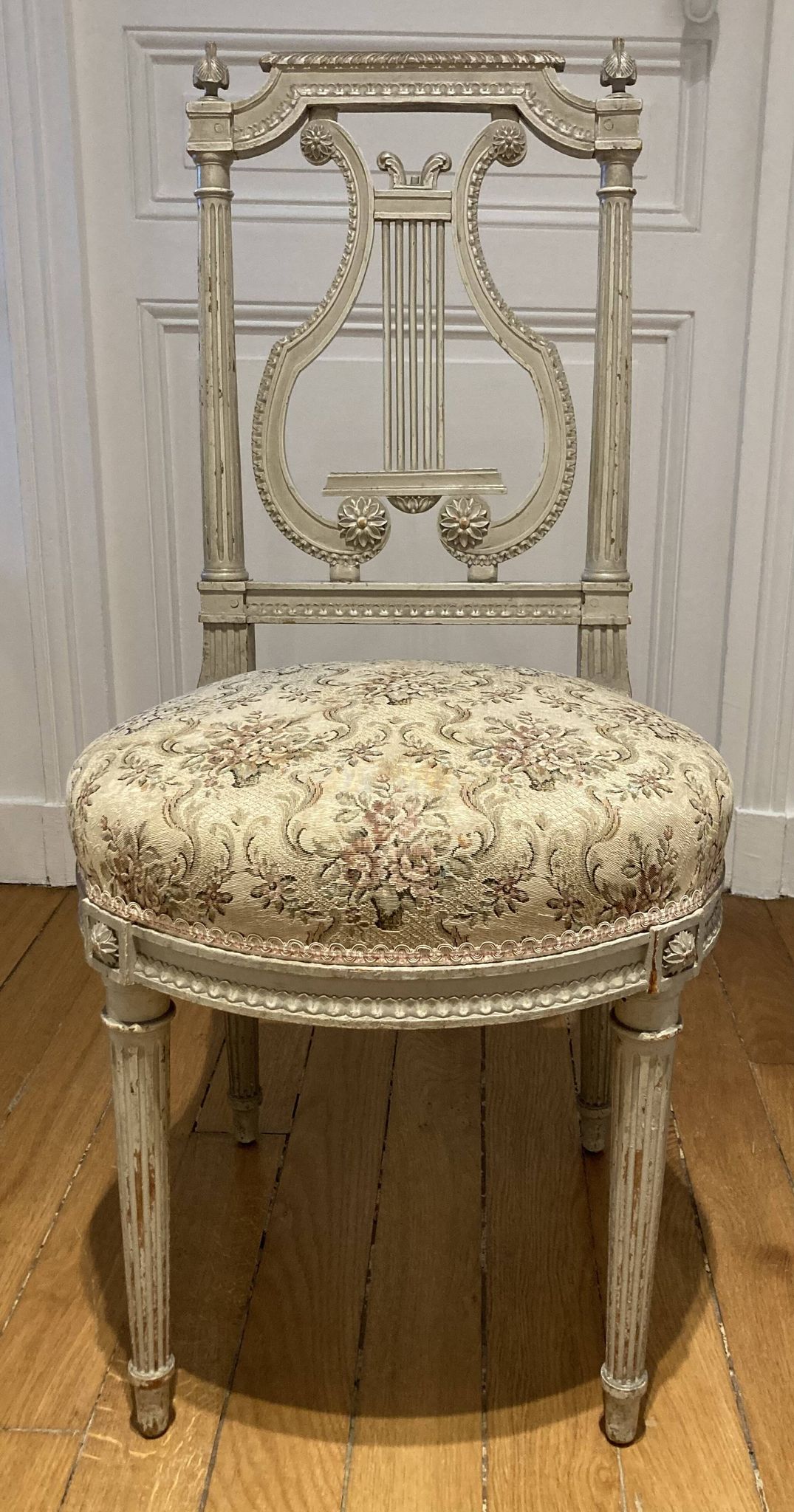 Pair of chairs, lyre back, based on a model by Jacob, Louis XVI style.