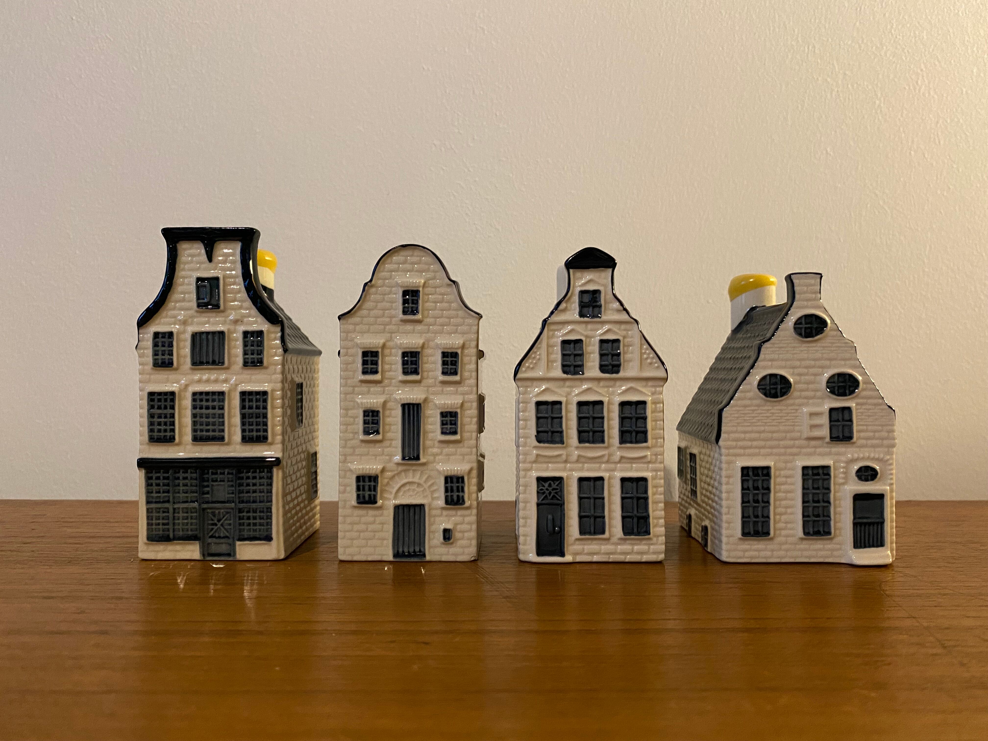 Blue delft's for KLM by BOLS