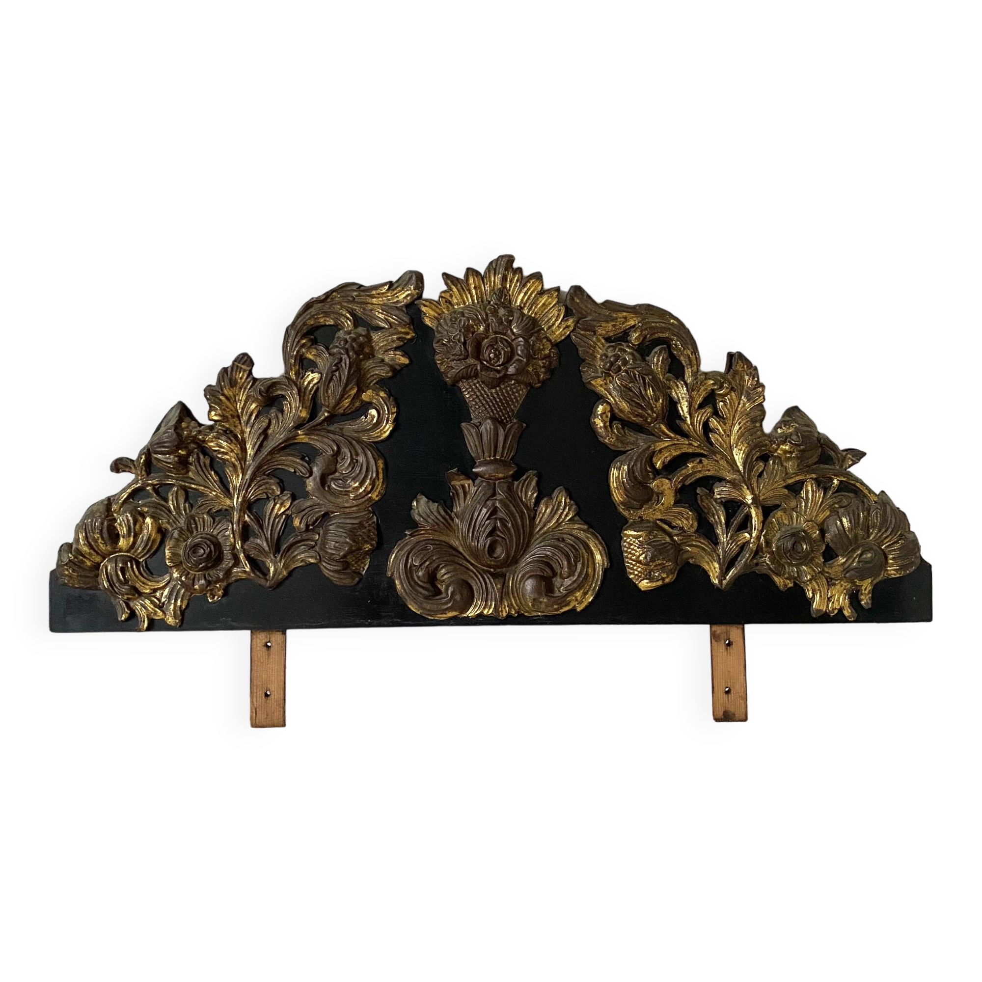 Pediment in blackened wood and 19th century embossed gilded metal foil