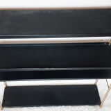 Metal string shelf