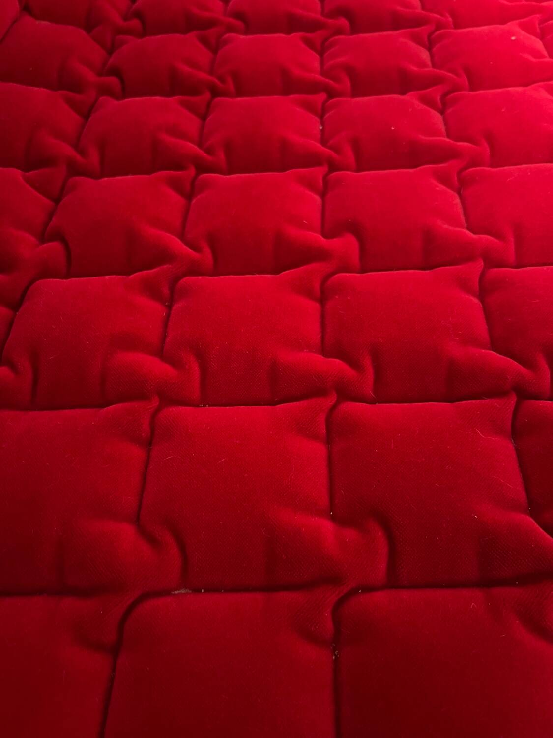3-seater sofa Ligne Roset Ruché design Inga Sempé red alcantara