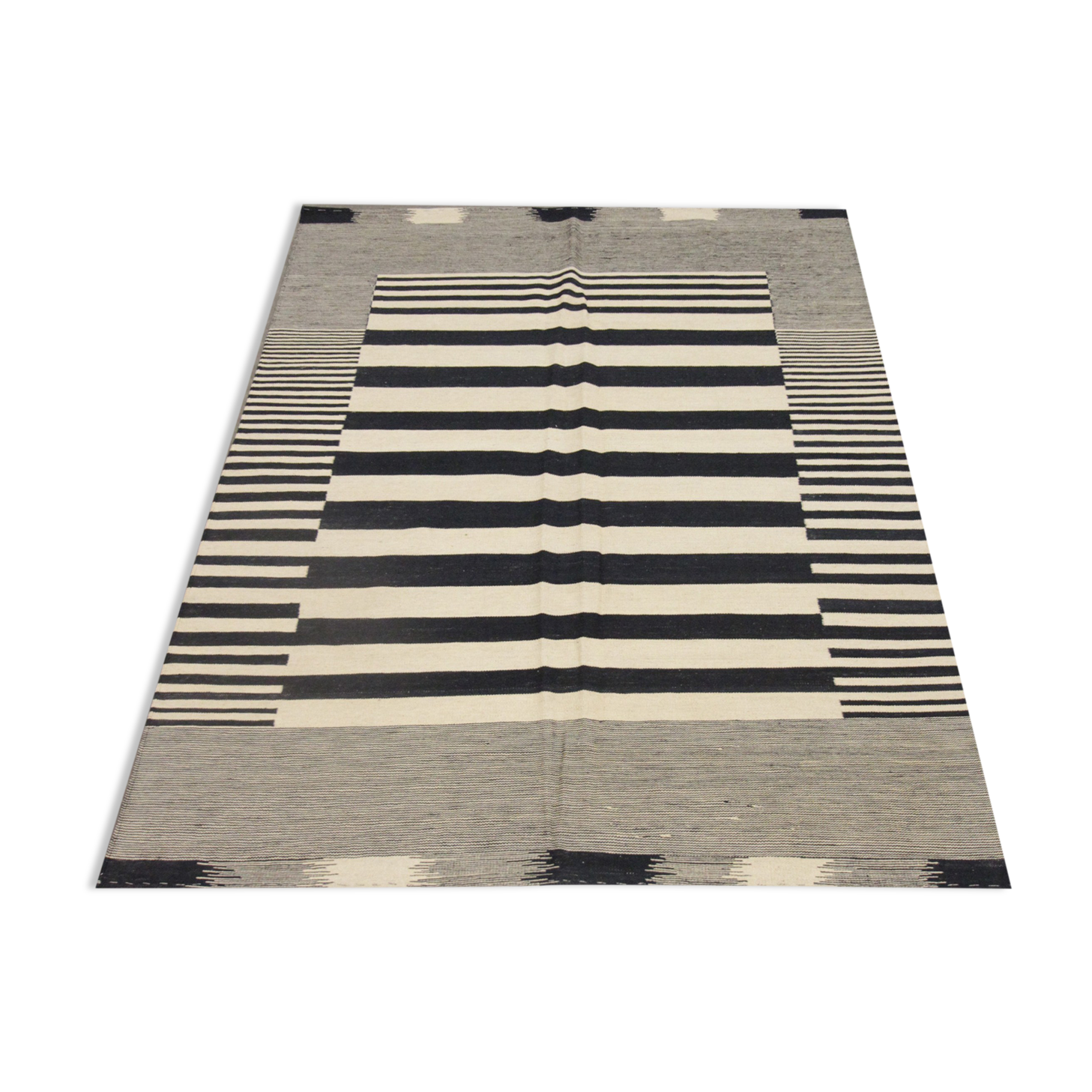 Black cream wool kilim handmade flat woven area rug- 177x232cm