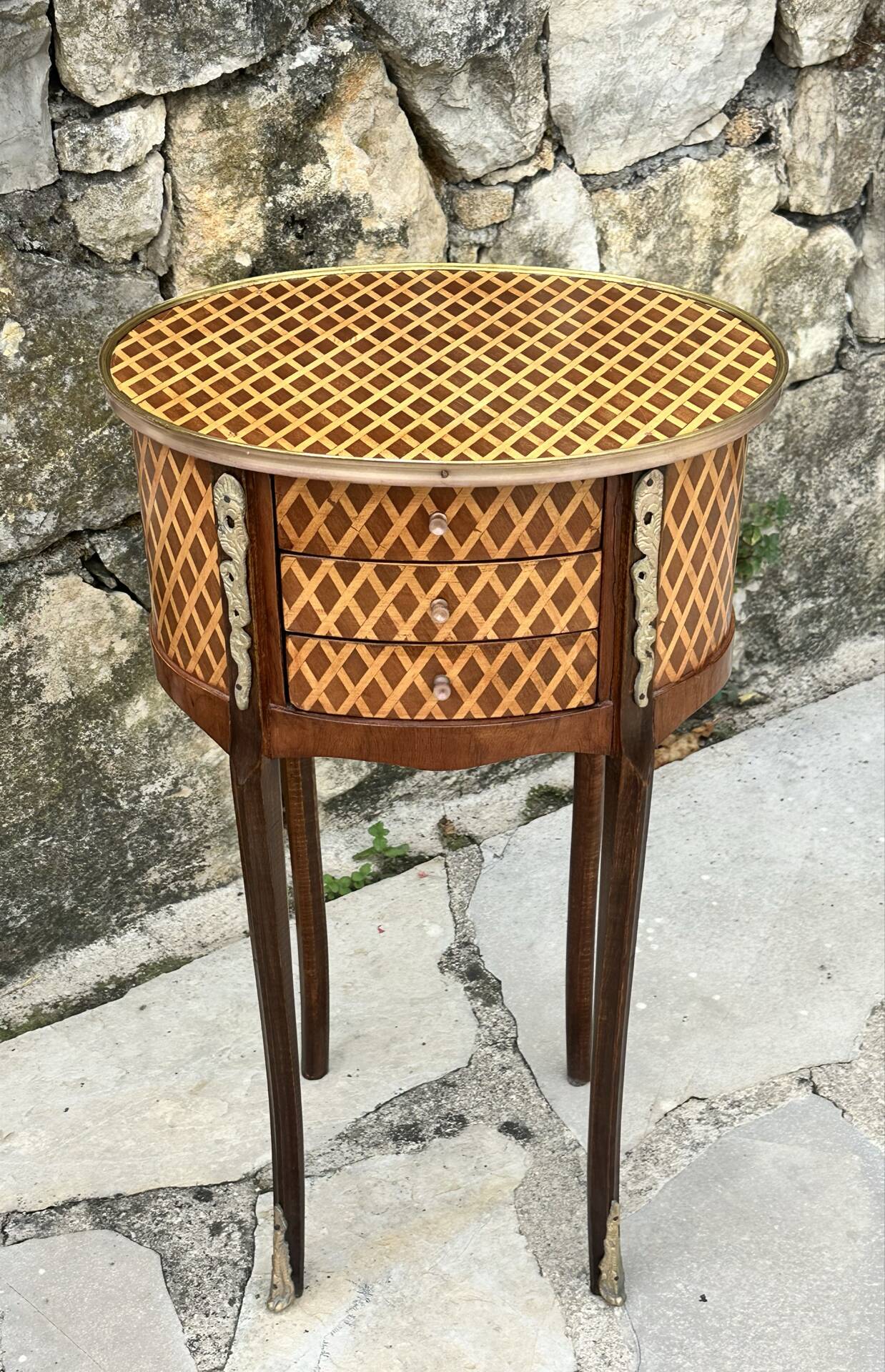 Chiffonier table or folding table in precious wood marquetry.