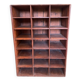 Meuble de métier à casiers