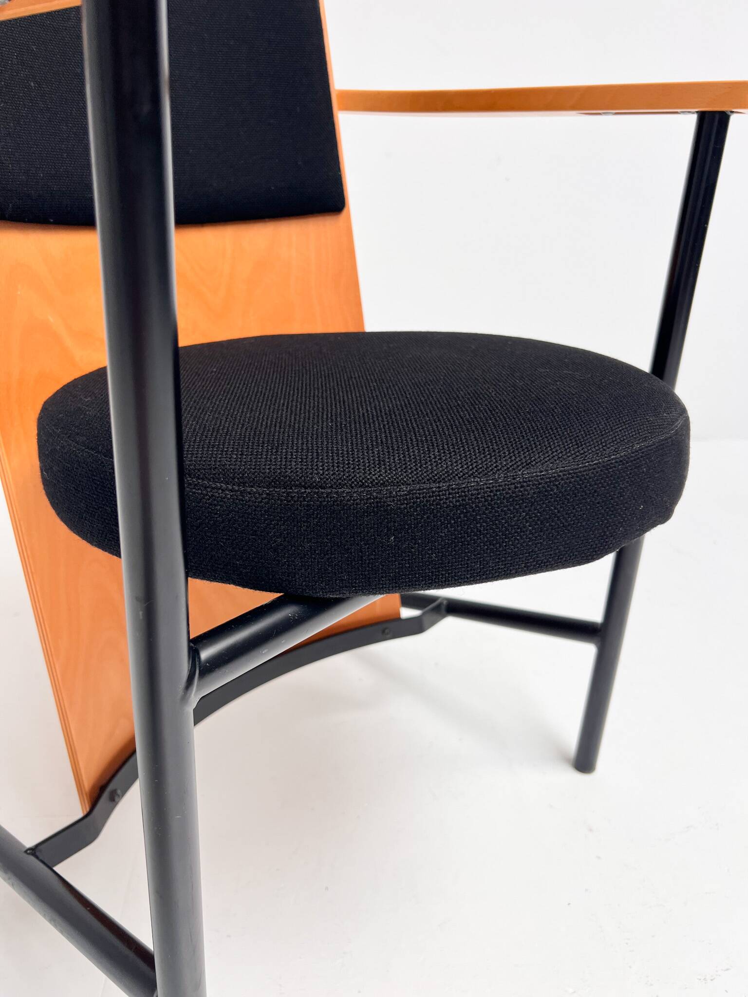Fauteuil Intimo Nojatuoli par Timo Saarnio, 1989