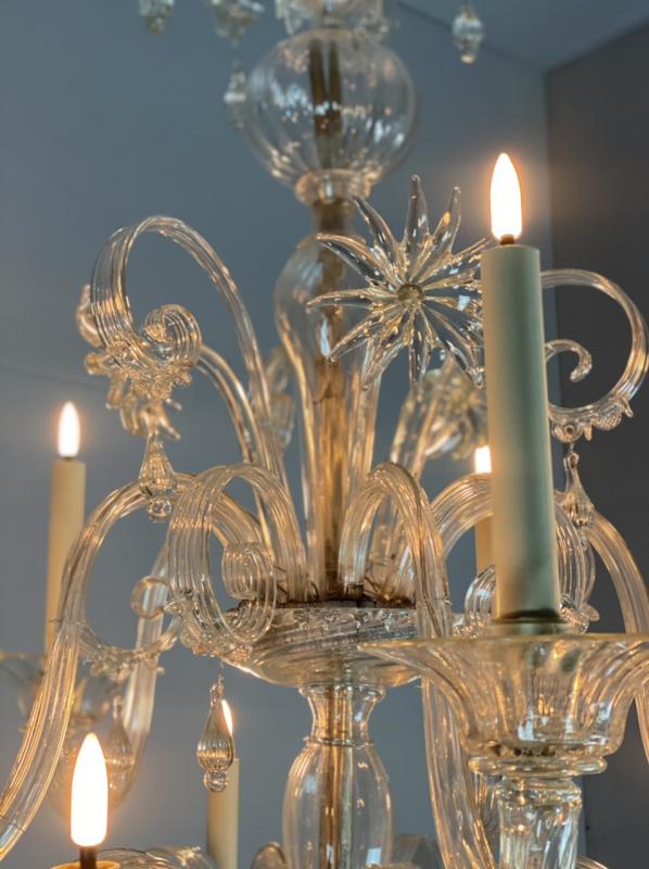 Lustre vénitien en verre de Murano transparent 10 bras de lumière sur deux niveaux